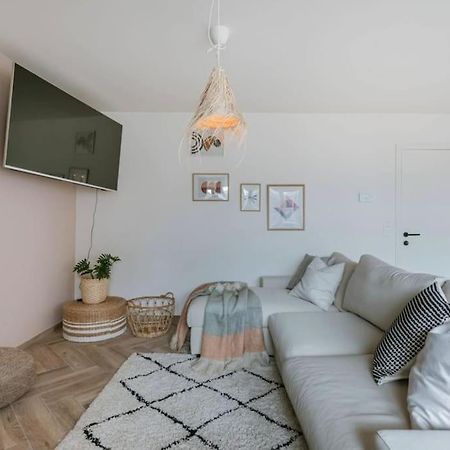 Juan - Stijlvol Appartement Met Uitzicht Op De Kaai ออสเทนด์ ภายนอก รูปภาพ